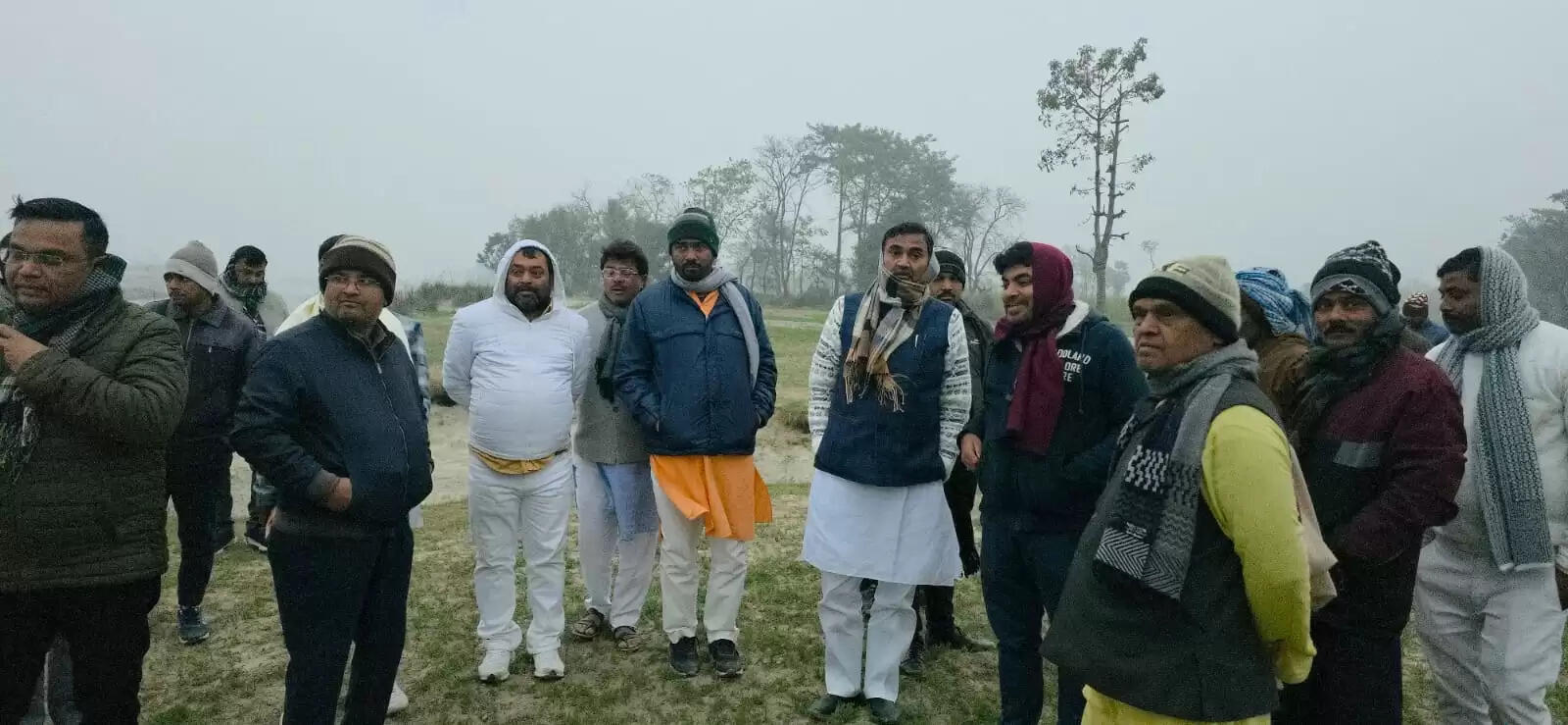 सिकरहना नदी के ध्वस्त बांध का विधायक ने किया निरीक्षण