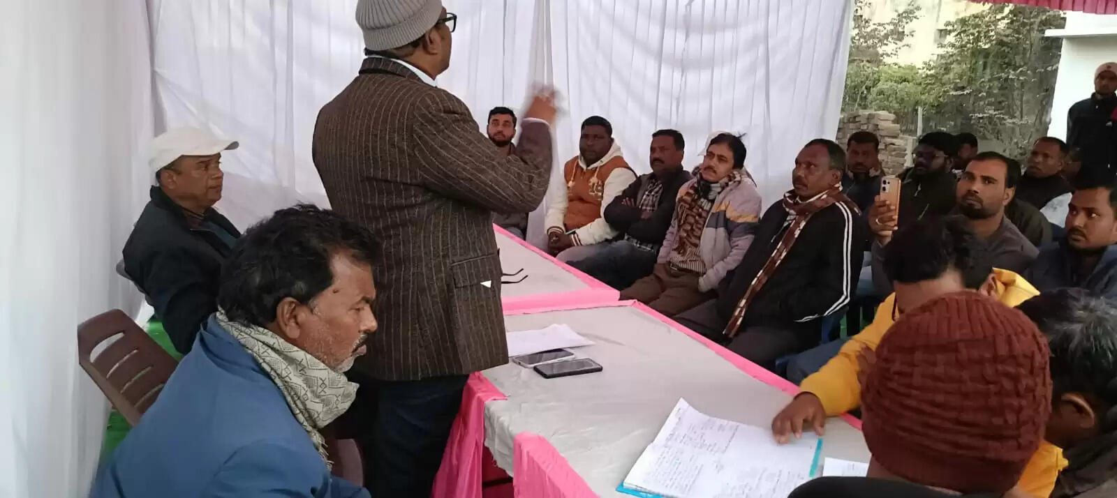 झामुमो की बैठक में नगर परिषद चुनाव के उम्मीदवारों के नामों पर चर्चा