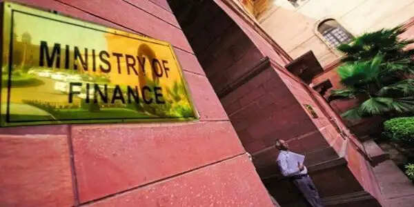 वित्त मंत्रालय ने बीमा क्षेत्र में 100 फीसदी एफडीआई को किया अधिसूचित