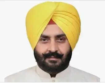 पंजाब पुलिस ने दुष्कर्म व अन्य आरोपों से घिरे आआपा विधायक हरमीत सिंह पठानमाजरा को मध्य प्रदेश से गिरफ्तार किया