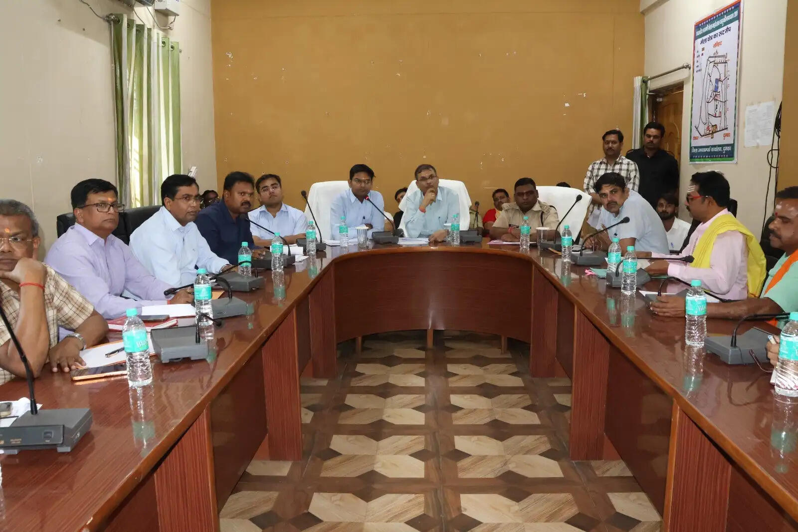 राजकीय श्रावणी मेला महोत्सव की तैयारी को लेकर आयुक्त ने की बैठक