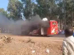 रायसेन:&nbsp;चलती स्लीपर बस में लगी आग, यात्रियों में मची भगदड़, कूदकर बचाई जान