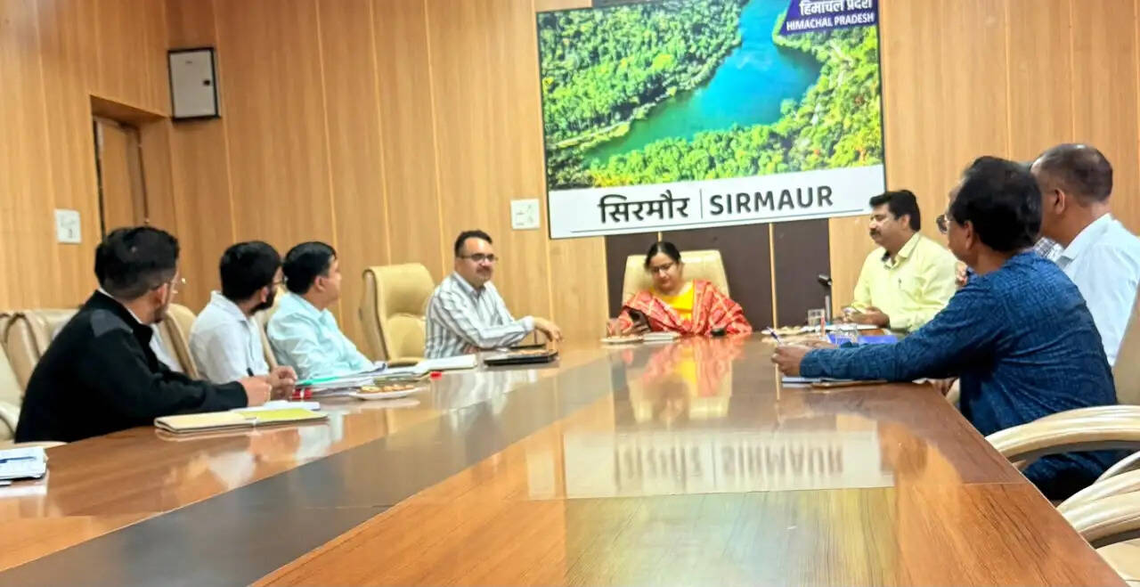 मार्च 2027 से पहले सिरमौर को बेसहारा गोवंश मुक्त बनाने का लक्ष्य