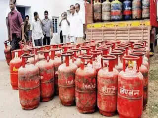 वितरण में गड़बड़ी पर तीन गैस एजेंसी पर लटकी कारवाई की तलवार