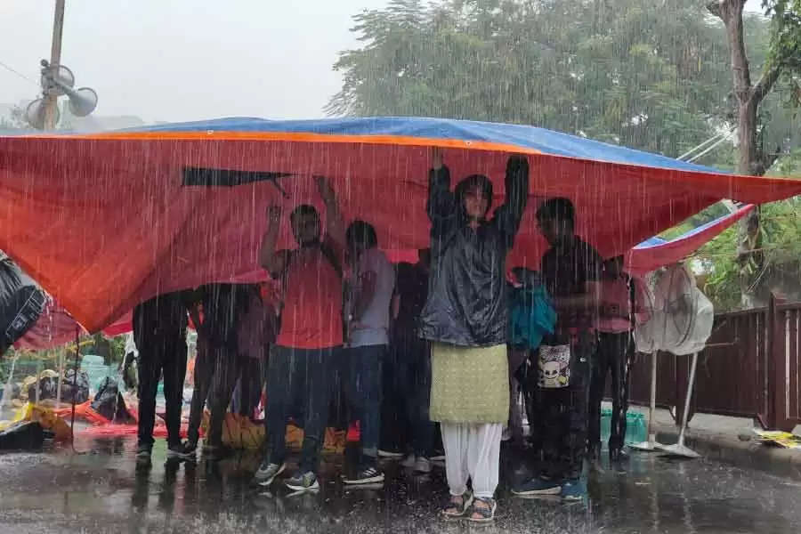 कोलकाता में डॉक्टरों को धरना जारी, राष्ट्रपति से हस्तक्षेप की मांग