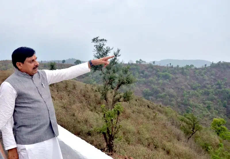 मप्रः मुख्यमंत्री डॉ. यादव ने बैतूल के हिल स्टेशन कुकरू में देखा सनसेट पॉइंट