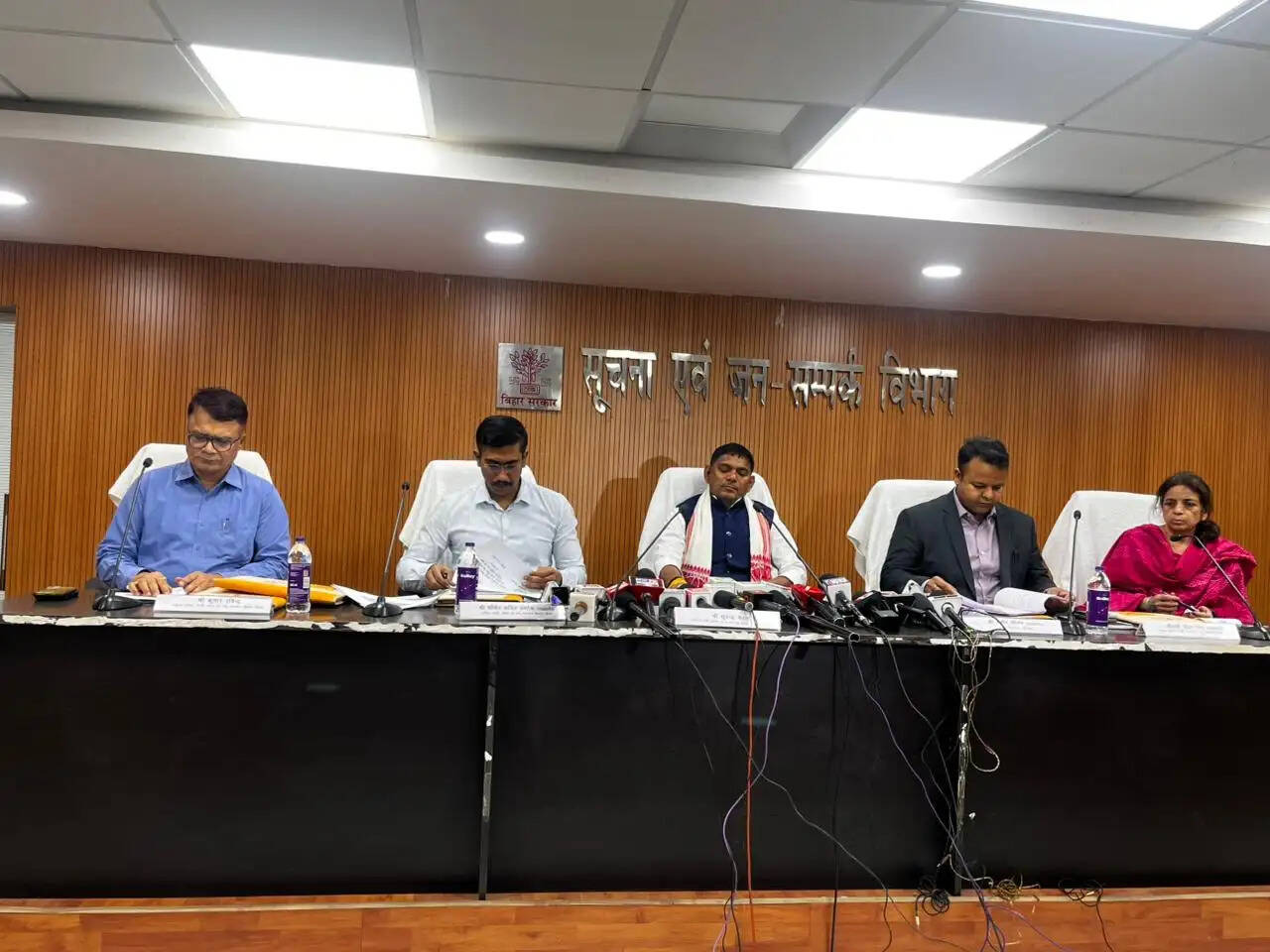 राज्य में उत्पादित मछलियों का होगा बड़े पैमाने पर निर्यात, सुधा बिक्री केंद्रों की तर्ज पर खुलेंगे फ्रेश कैच फिश आउटलेट