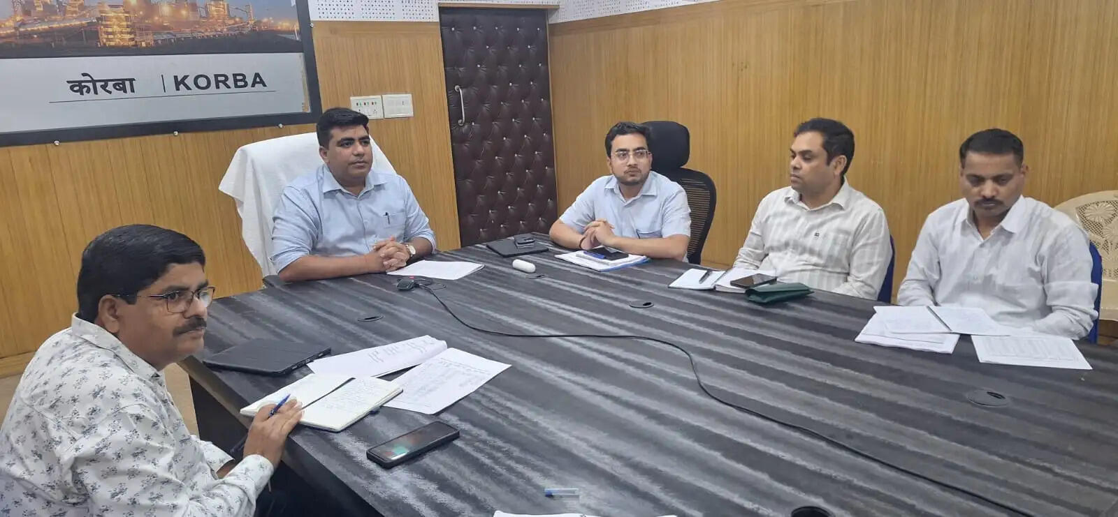 चक्रवात ‘अर्नब’ के प्रभाव से वर्षा की संभावना को देखते हुए सभी विभाग अलर्ट मोड में रहें - कलेक्टर