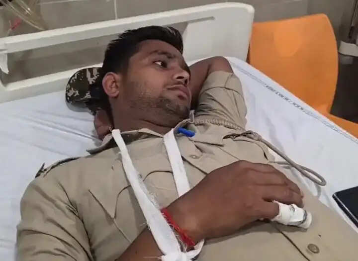 बोकारो एयरपोर्ट के पास अतिक्रमण हटाने गई बीएसएल सिक्योरिटी टीम पर पथराव
