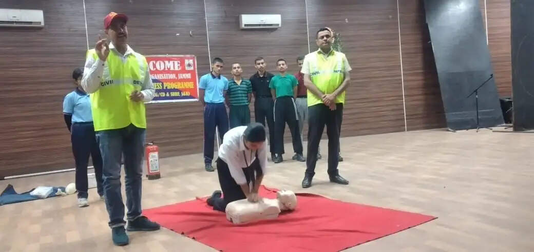 एमएएम कॉलेज जम्मू ने नागरिक सुरक्षा जागरूकता कार्यक्रम का आयोजन किया