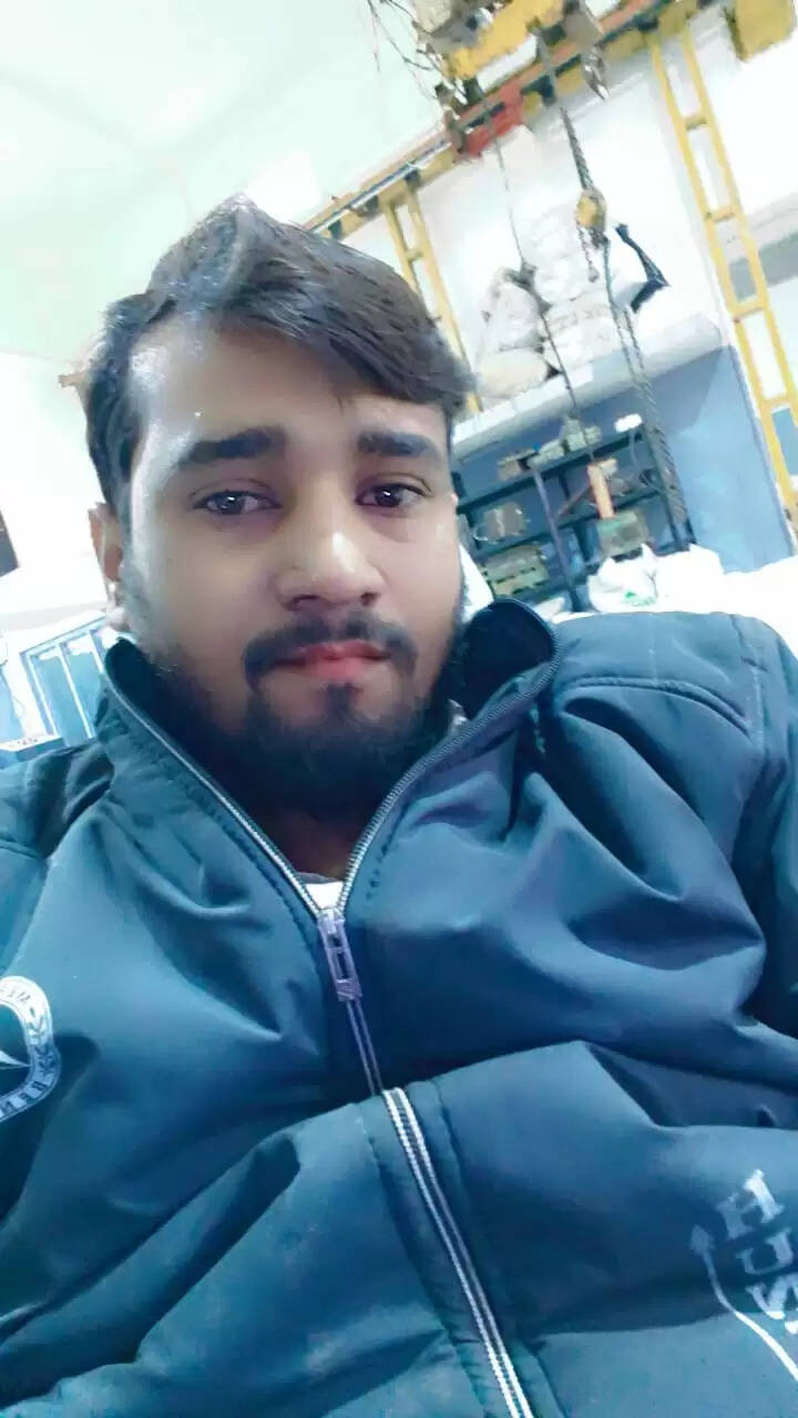 ट्रक के नीचे आकर मर जाओ तो मिलेंगे पांच लाख, अधिक मुआवजा को लेखपाल ने आगजनी पीड़ित को दी मरने की सलाह