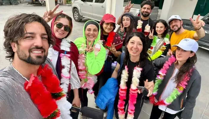 हिंदू कुश पर्वतमाला के फारगाम आन दर्रे को पार कर महिला पर्वतारोहियों ने रचा इतिहास