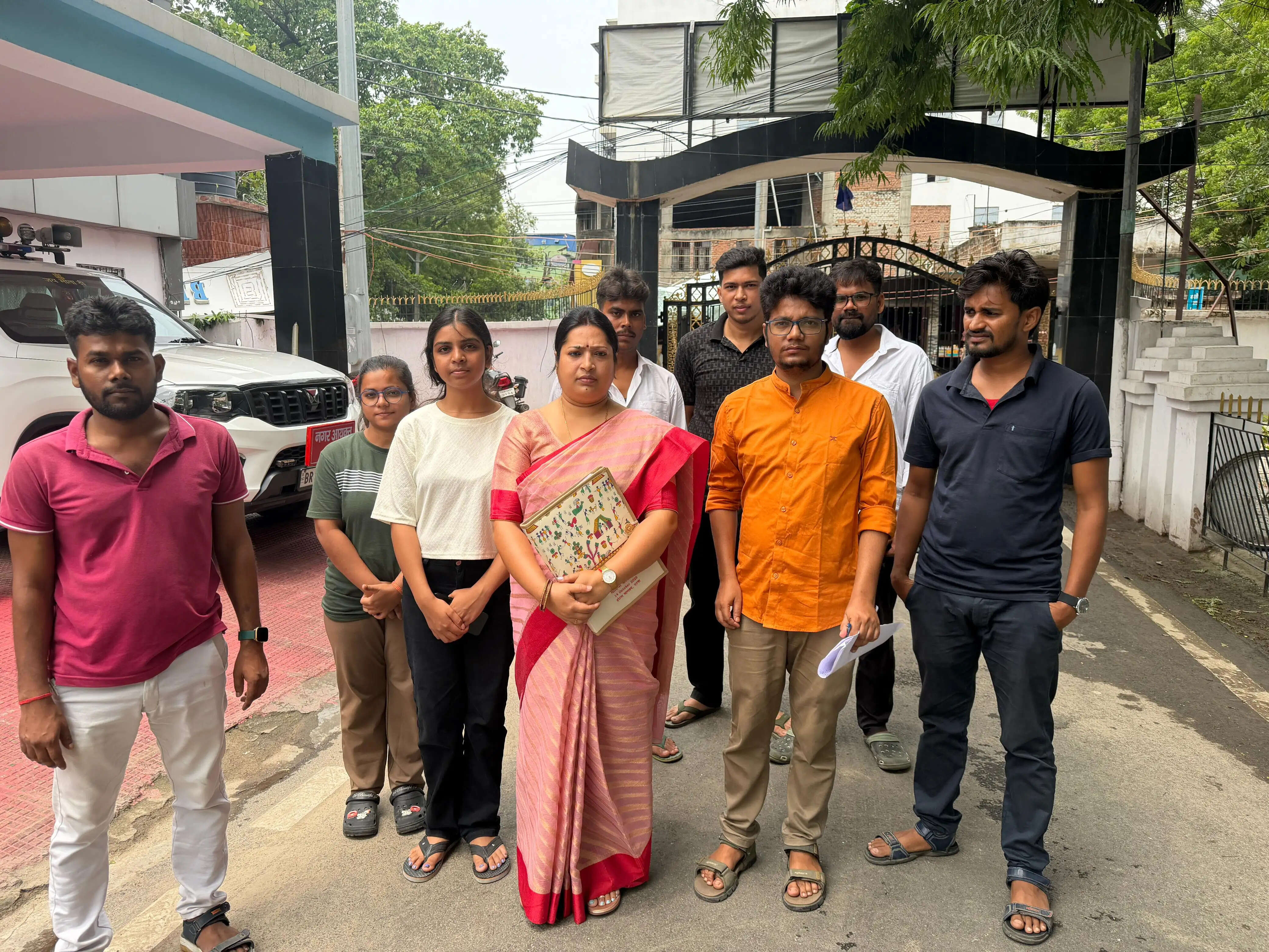 शहर की मूलभूत समस्याओं को लेकर डॉ प्रीति शेखर ने नगर आयुक्त से की मुलाकात