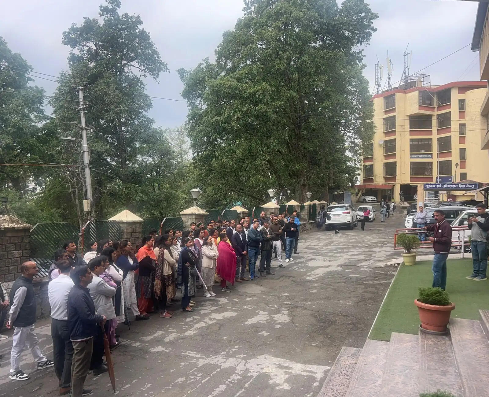 कैरियर उन्नयन योजना लागू करने की मांग पर विश्वविद्यालय शिक्षकों का कार्य बहिष्कार