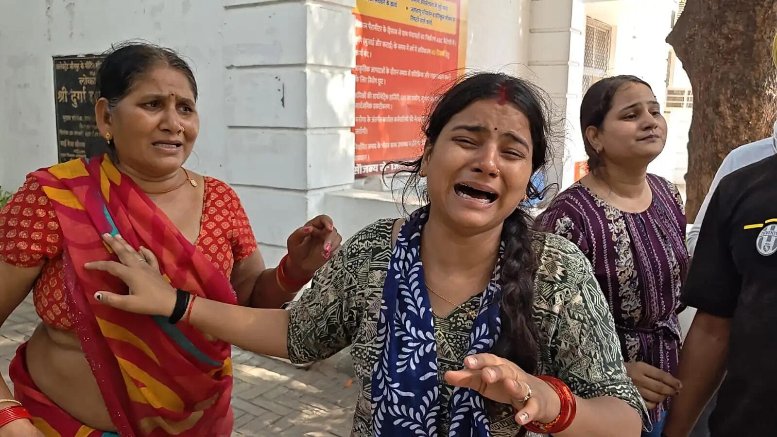 बेटे के साथ वीडियो बनाने के बाद युवक ने की आत्महत्या, पत्नी व ससुराल वालों पर लगाए गंभीर आरोप