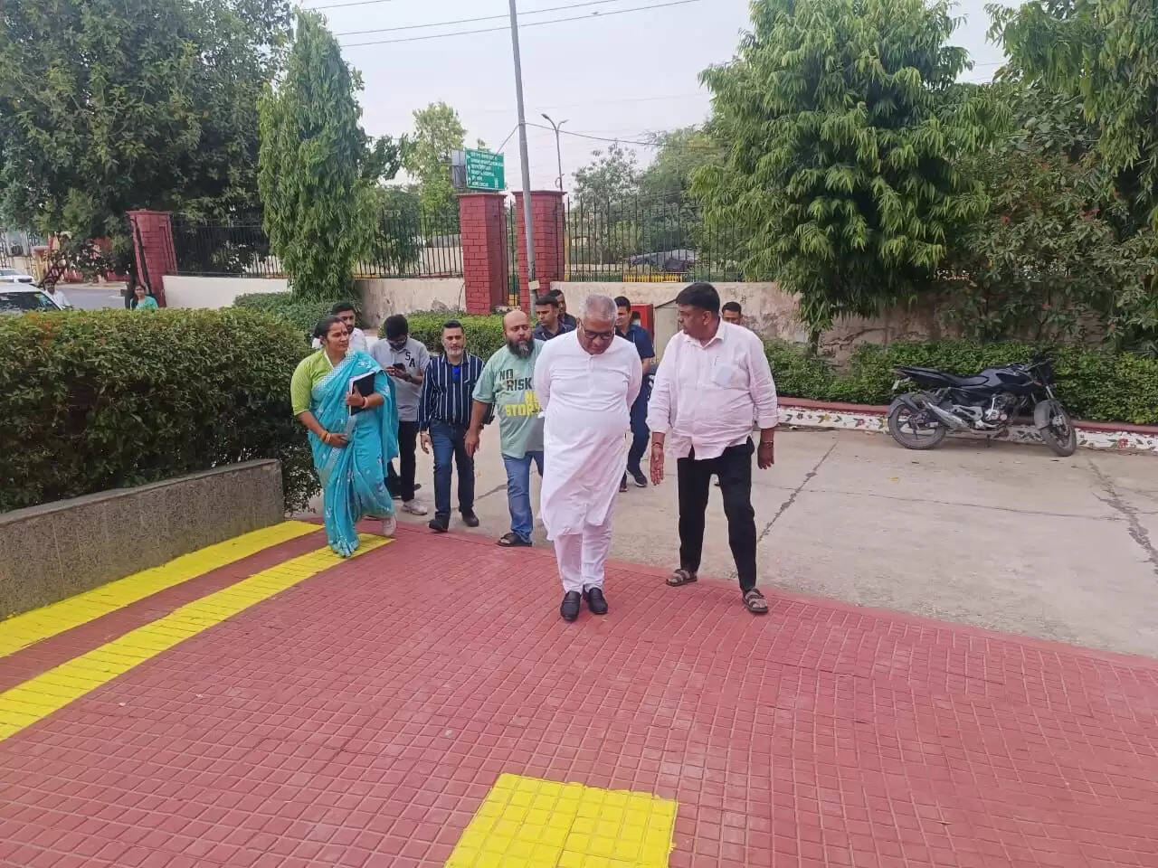 केंद्रीय वन मंत्री ने ली अलवर शहर के सुव्यवस्थित विकास एवं स्वच्छता के संबंध में समीक्षा बैठक