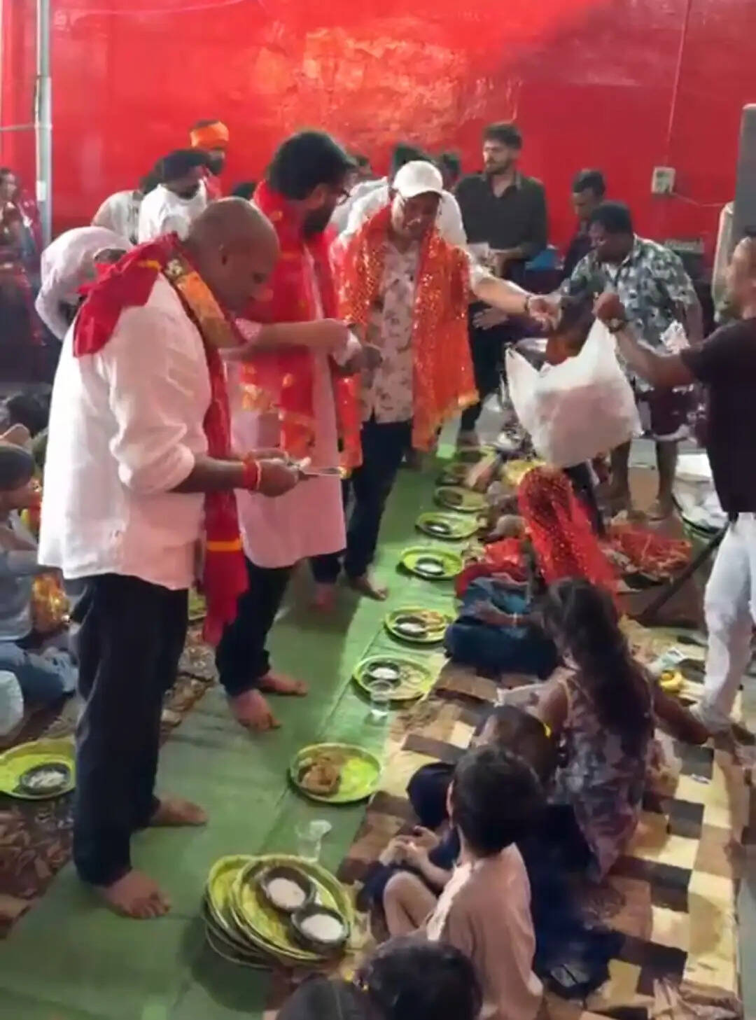 कोरबा में भक्ति का अनूठा संगम: मां सर्वमंगला मंदिर में 501 कन्याओं का महापूजन, हवन के बाद कराया गया कन्या भोज