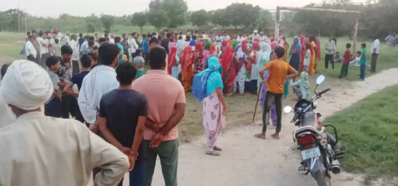 सोनीपत: ट्रेक्टर के मडगार्ड से गिरा बालक रोटावेटर से कटा, मौत होने से हंगामा