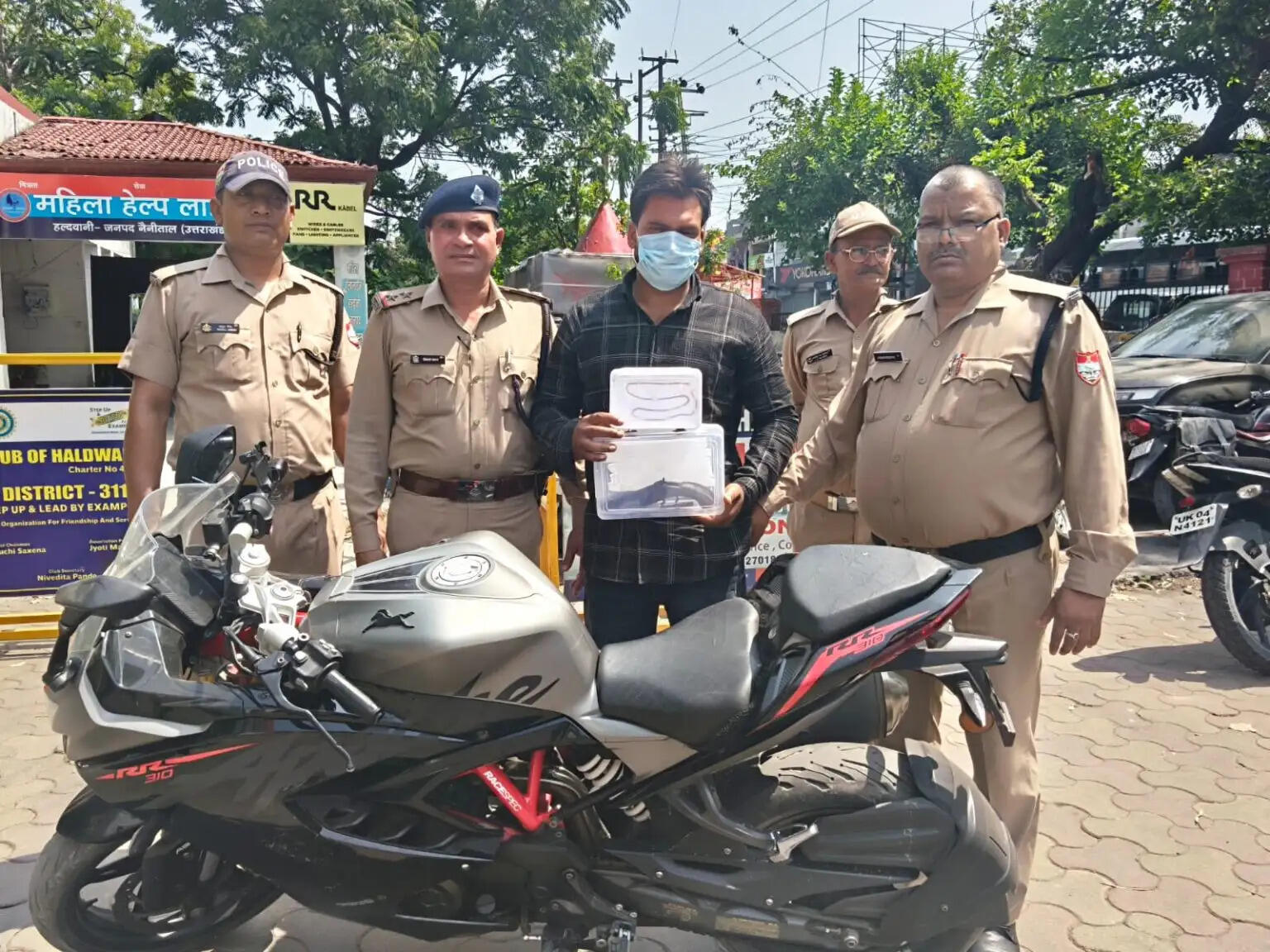 महिला से चेन स्नैचिंग करने वाला हिस्ट्रीशीटर गिरफ्तार