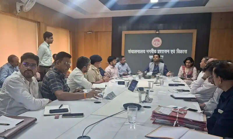 भोपाल मेट्रो के समयबद्ध और गुणवत्तापूर्ण कार्य के लिए सभी विभाग आपसी समन्वय से करें काम : आयुक्त