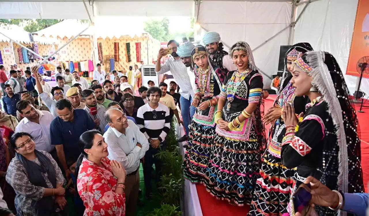 स्वयं सहायता समूहों की महिलाओं के उत्पाद अद्भुत और कलात्मक, राईजिंग राजस्थान में मिलेंगे अवसर : दीया कुमारी