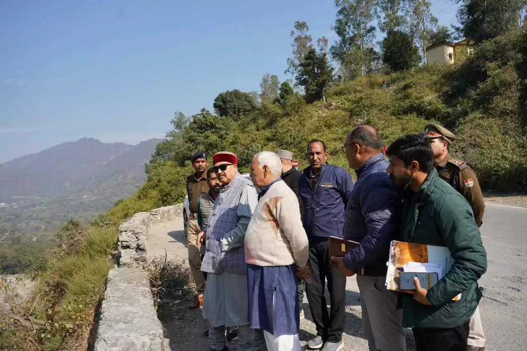 पर्यटन मंत्री ने किया निर्माणाधीन सतपुली झील का निरीक्षण