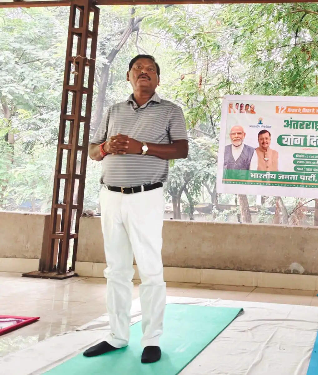 अंतरराष्ट्रीय योग दिवस पर भाजपा ने झारखंड के 595 मंडलों में किए कार्यक्रम, नेताओं-कार्यकर्ताओं ने किया योगाभ्यास