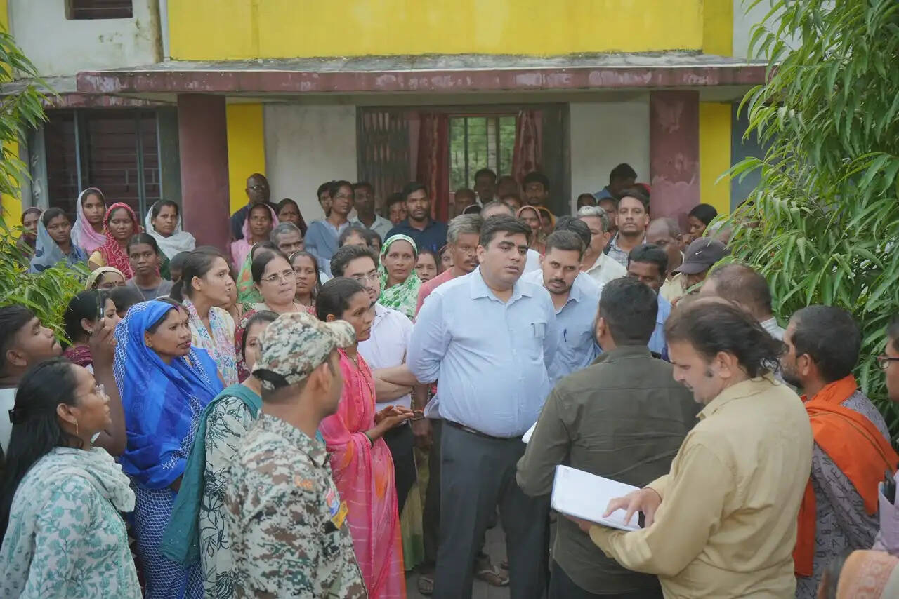 कोरबा में तीन दृष्टिबाधित भाई-बहनों के जीवन में गूंजे खुशियों के सुर, कलेक्टर ने दो सप्ताह में पूरा किया वादा