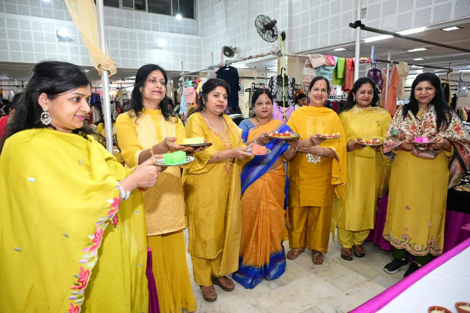 बसंत मेले के अंतिम दिन हाथ से बनी चीजों की हुई खूब खरीदारी, चार स्टॉलधारी सम्मानित