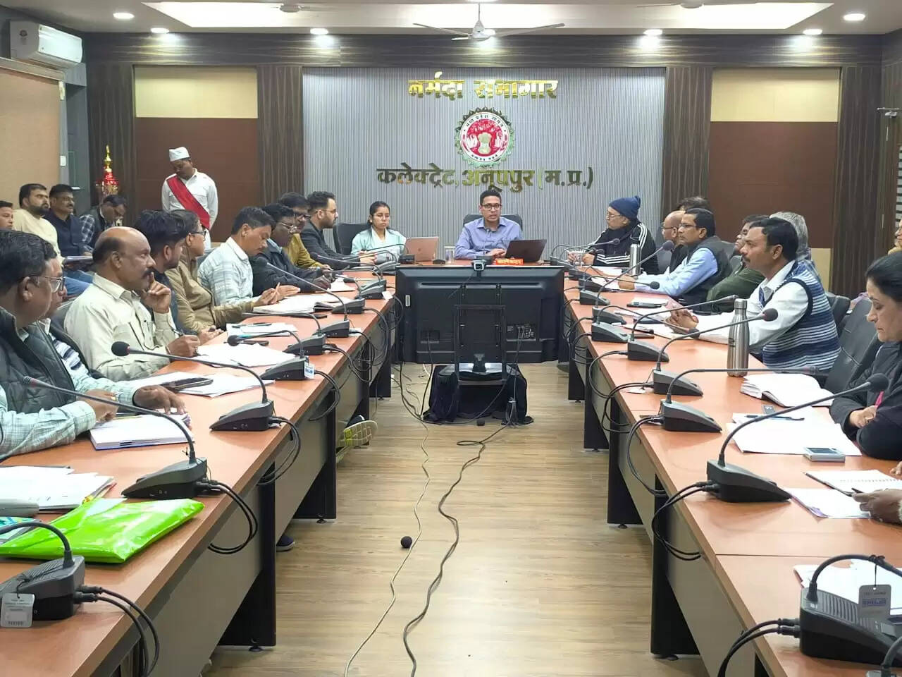 अनूपपुर: निर्धारित मापदंड के अनुसार धान का उपार्जन किया जाए - कलेक्टर