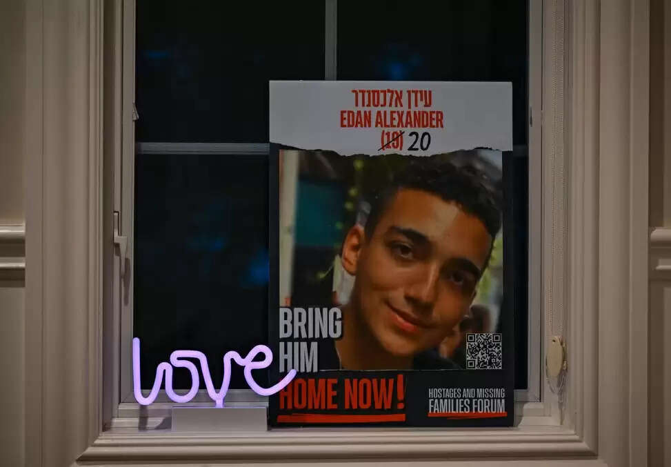 ट्रंप के मध्य पूर्व दौरे से पहले हमास का अमेरिकी बंधक एडन अलेक्जेंडर को रिहा करने का एलान