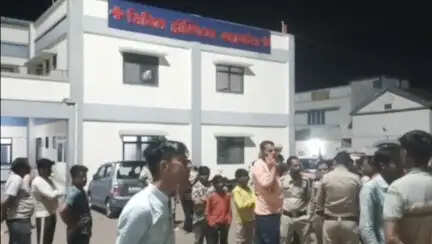 सागर: दो बाइकों की सीधी भिड़ंत में डायल-112 के पायलट की मौत, एक घायल