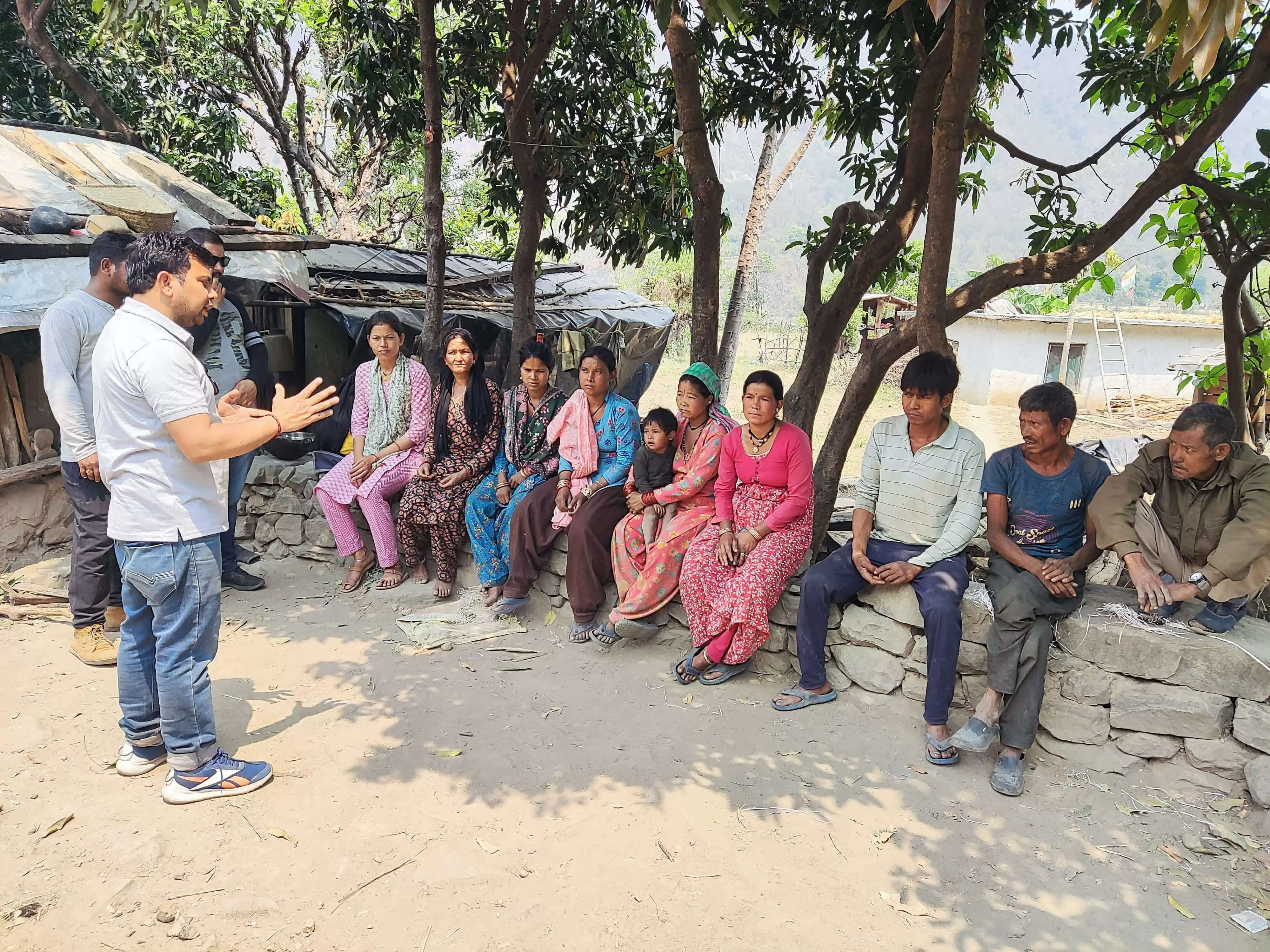 मत प्रतिशत बढ़ाने को लेकर गांव गांव में चलाया गया जागरूकता कार्यक्रम