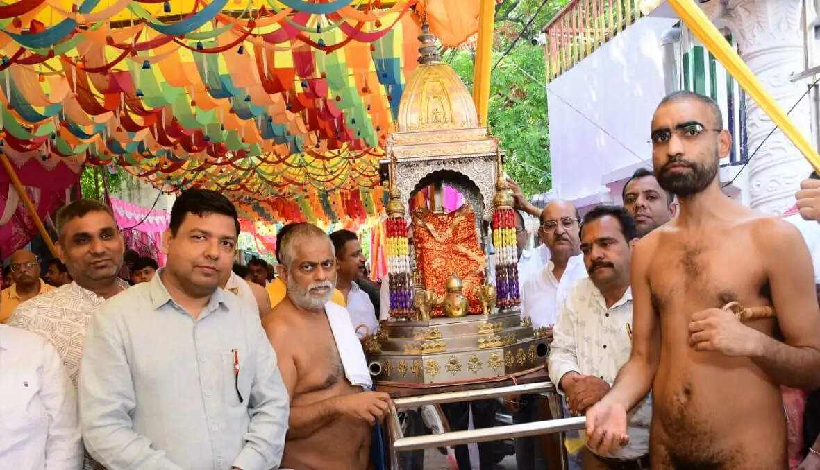 हर्षोल्लास के साथ मनाया गया 'श्रुत पंचमी' महापर्व, धूमधाम से निकली भव्य जिनवाणी शोभायात्रा