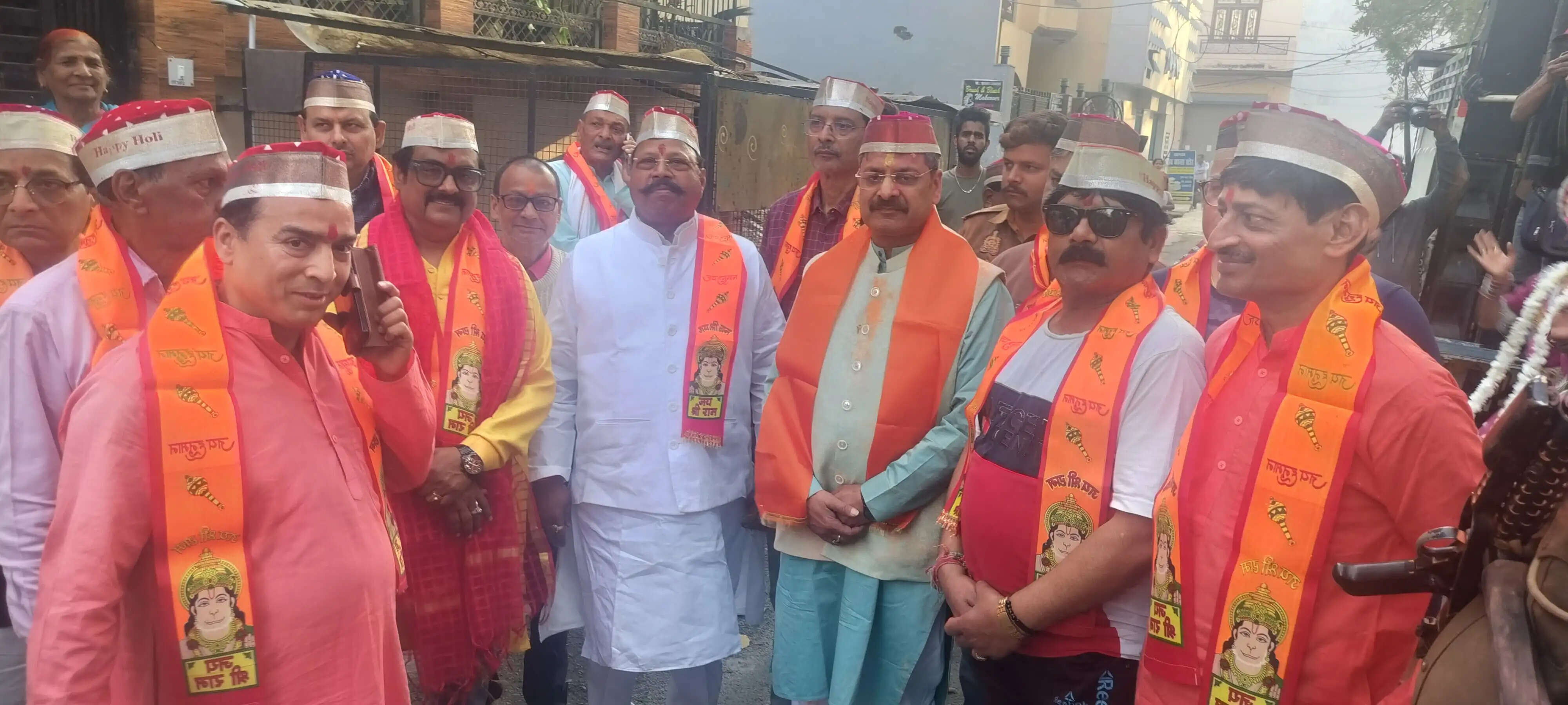 फूलों की होली एवं लट्ठमार होली के साथ निकली रंग एकादशी की शोभायात्रा