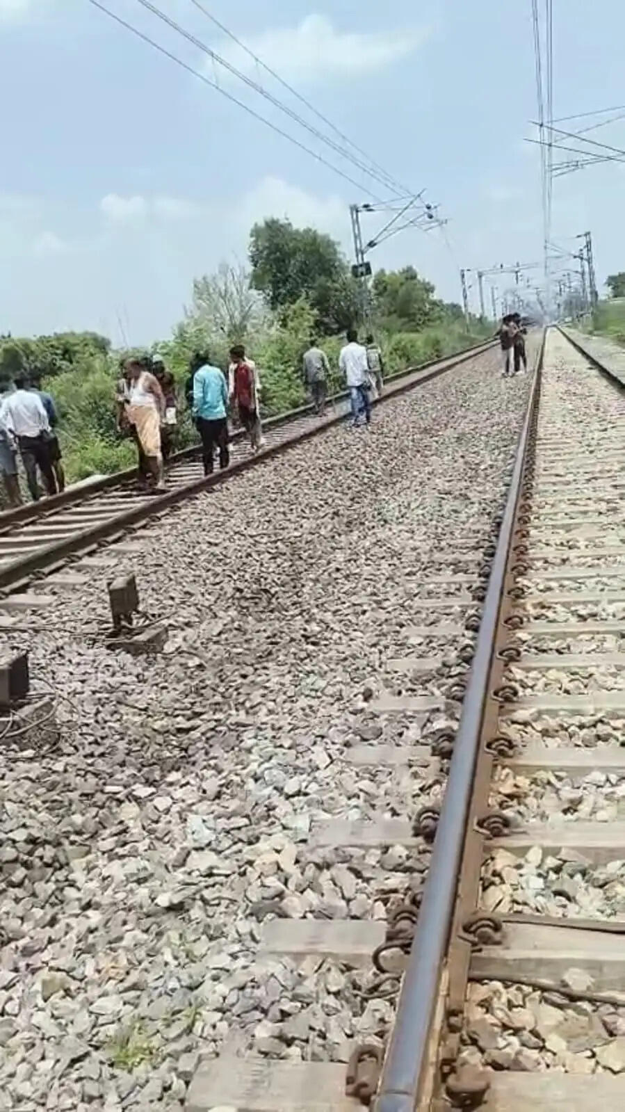 ट्रेन की चपेट में आने से वृद्ध की मौत