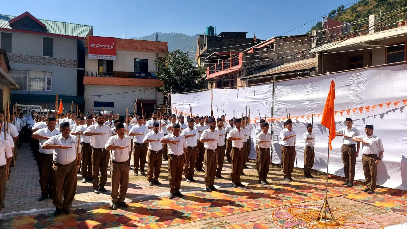 कुल्लू में आरएसएस का पथ संचलन, शताब्दी वर्ष में राष्ट्र निर्माण का लिया संकल्प