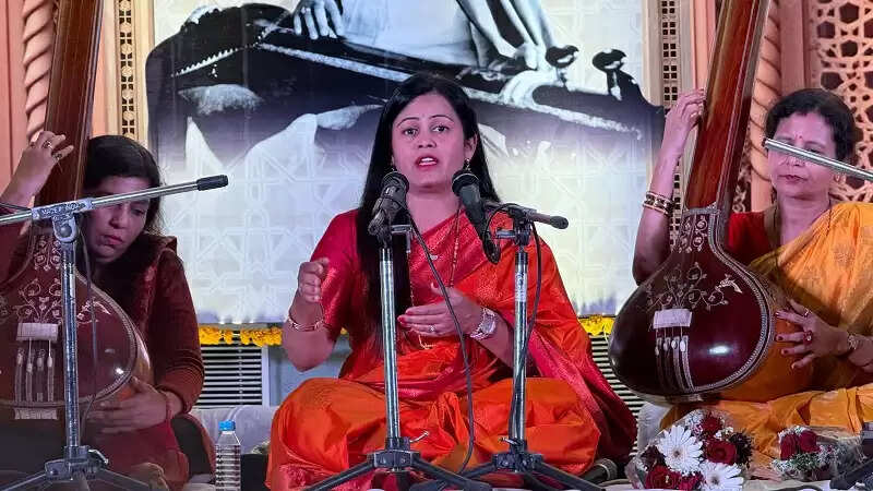 इंदौरः 'राग अमीर' संगीत समारोह में अंतिम दिन सजी श्रेष्‍ठ साधकों की संगीत सभाएं