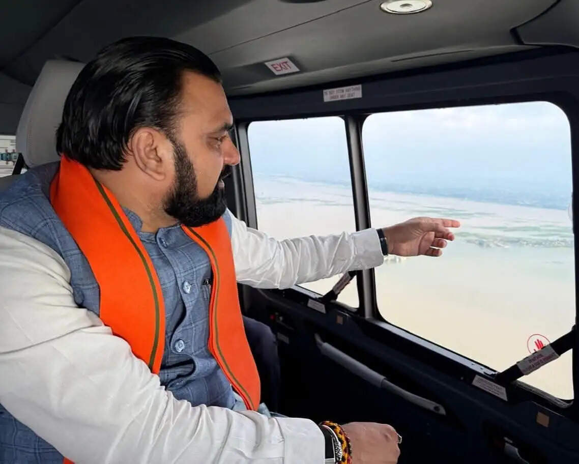 गंगा के बढ़ते जलस्तर और बाढ़ की स्थिति का मुख्यमंत्री सम्राट चौधरी ने किया हवाई सर्वेक्षण, लगातार निगरानी का दिया निर्देश