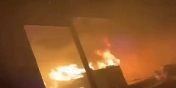 अश्वनी स्टील के गोदाम में लगी आग