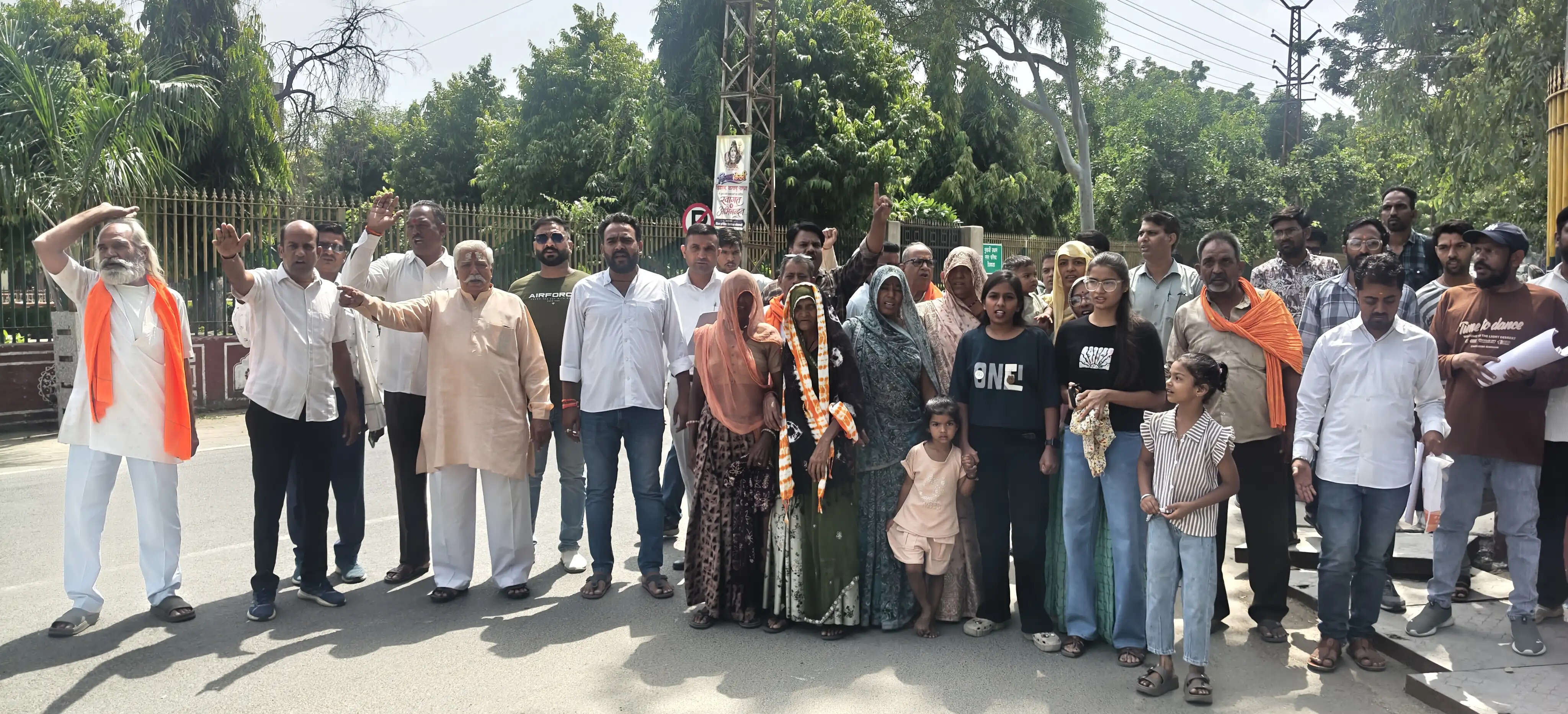 जुझारजी महाराज मंदिर में तोड़फोड़ के विरोध में रैली, दोषियों की गिरफ्तारी की मांग