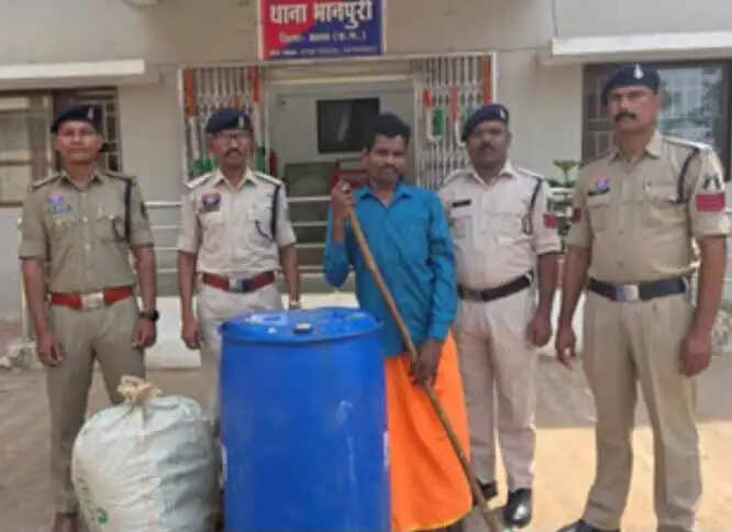 33.25 किलो अवैध गांजा के साथ एक आराेपित गिरफ्तार