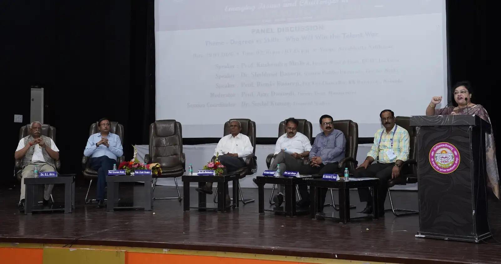 भविष्य की जरूरत केवल डिग्री नहीं, विजन और कौशल से मिलेगी सफलता : कुलपति प्रो. रुम्की बनर्जी