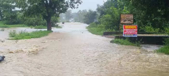 अनवरत बारिश से कई गांवों का टूटा संपर्क, बासागुड़ा, पेगडापल्ली पोटाकेबिन के बच्चो को कराया गया स्थानांतरित