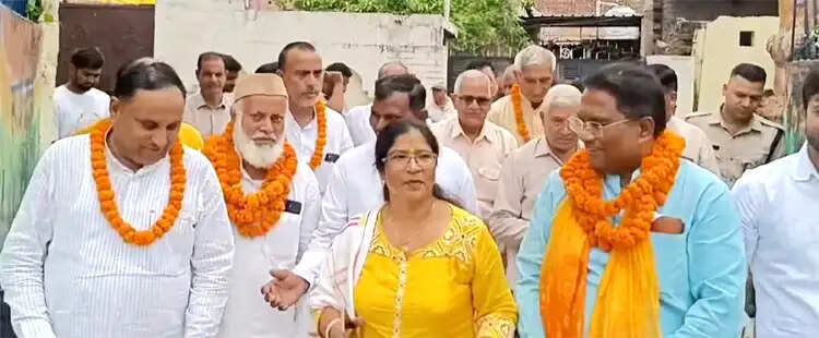बहुद्देशीय शिविर में देशराज ने सुनीं ग्रामीणों की समस्याएं