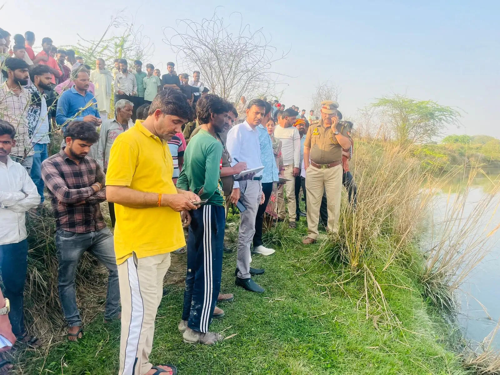 औरैया : सेंगर नदी में डूबे दो बालक, तलाश जारी