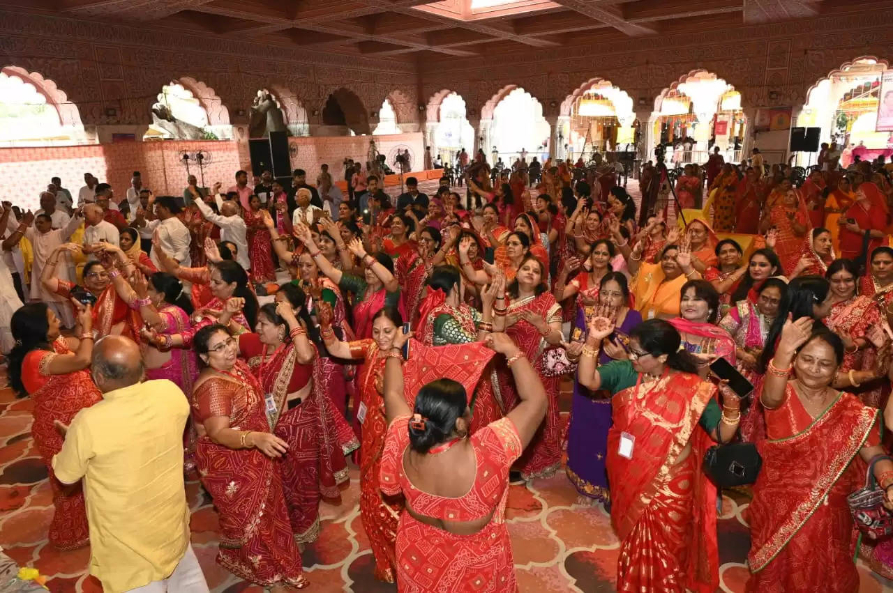 गोविन्द देवजी मंदिर में नानी बाई को मायरो  शुरू