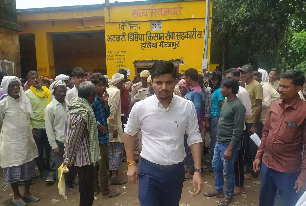 यूरिया के लिए किसानों का जाम, अधिकारियों के हस्तक्षेप से खुला रास्ता