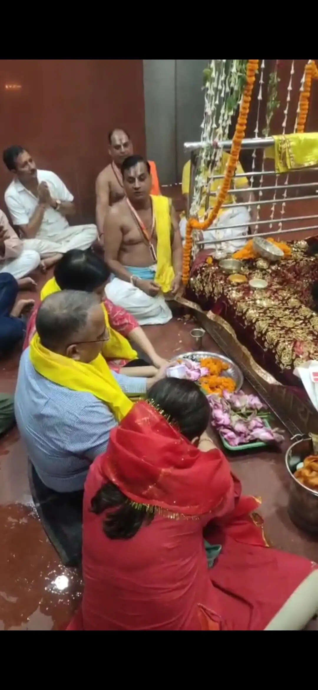 डीजी कुंदन कृष्णन ने बाबा हरिहर नाथ मंदिर में किया विशेष पूजा-अर्चना