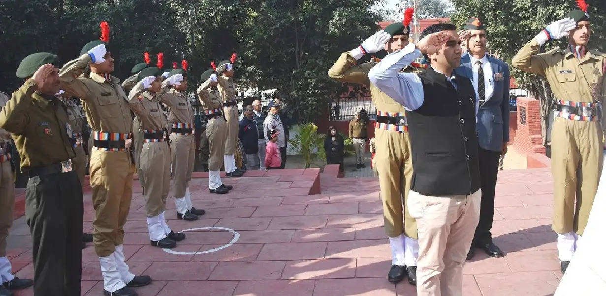 सोनीपत: स्वर्णिम विजय दिवस पर 51 शहीदों की वीरांगनाएं सम्मानित